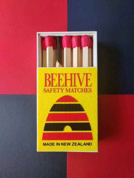 BEEHIVE MATCHBOX (1980S) 15CM X 30CM