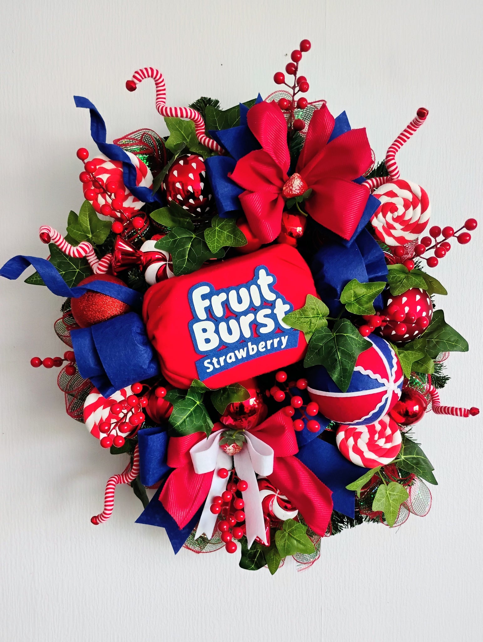 STRAWBERRY FRUIT BURST WREATH